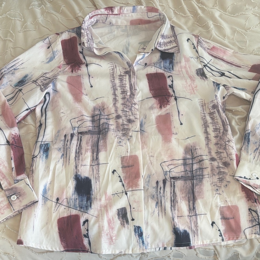 Abstract Print Long-Sleeve Button-Up Top — White with Dusty Rose & Navy